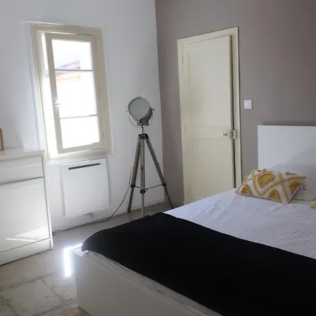 Appartement Au Calme Plein Centre Historique Montpellier